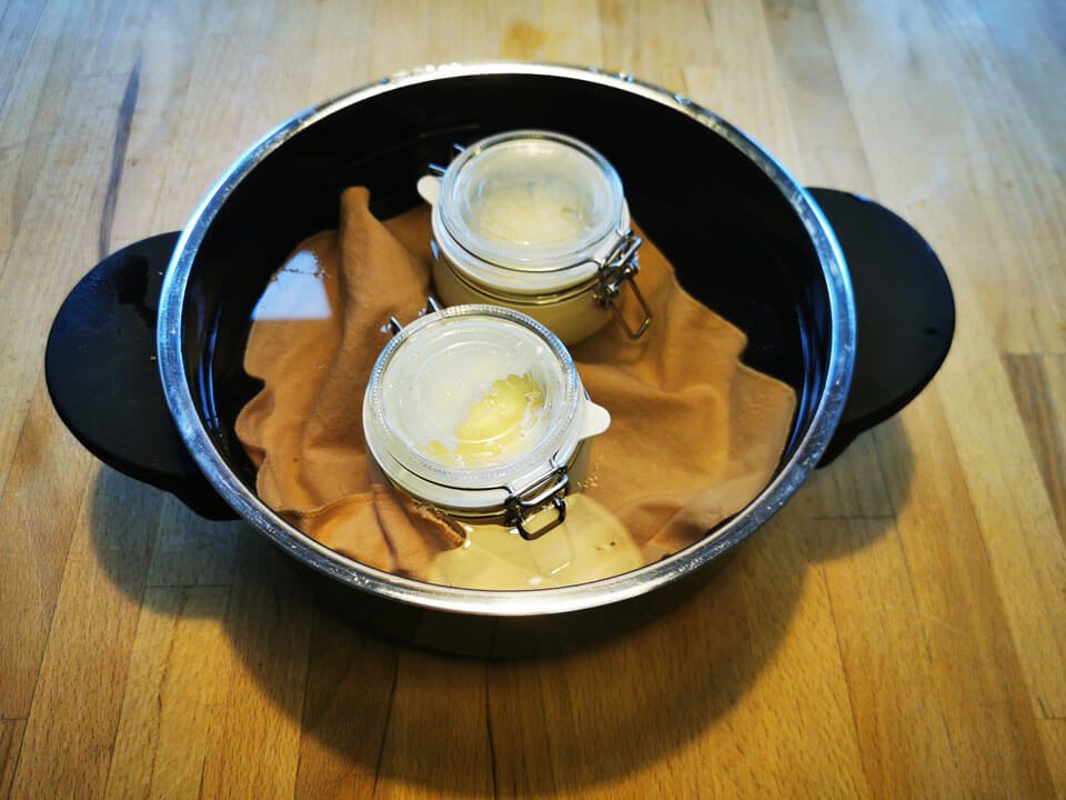 Küchenabenteuer: Dulce de Leche Dulce in Leche Gläser im Topf